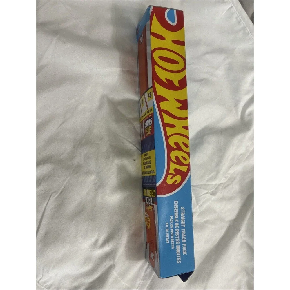 Hot Wheels Track Creator Straight Track Pack, 3 Feet of Speed Snap Track & 2 Ada